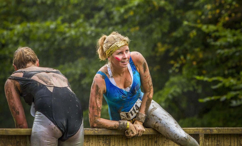Schlammrennen beim Hindernislauf ist ein Sport?? Bild von hamperium auf Pixabay